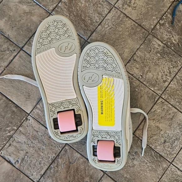 Heelys Voyager HE100715 Skate Shoe Sneaker Pink/Gray Youth Size 4 - Picture 4 of 7